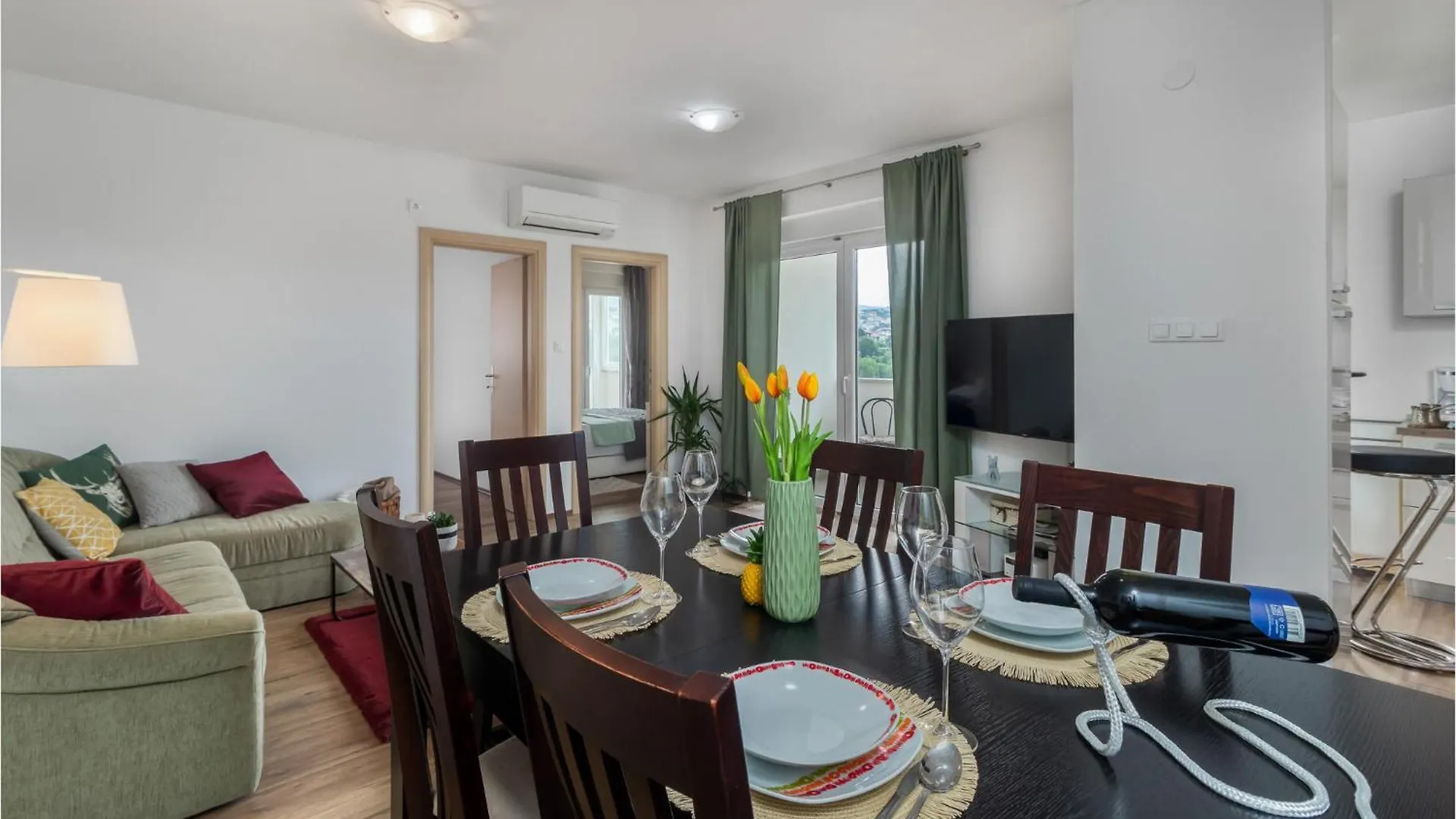 2 Bedroom Gorgeous Apartment In Novi Vinodolski 0*,