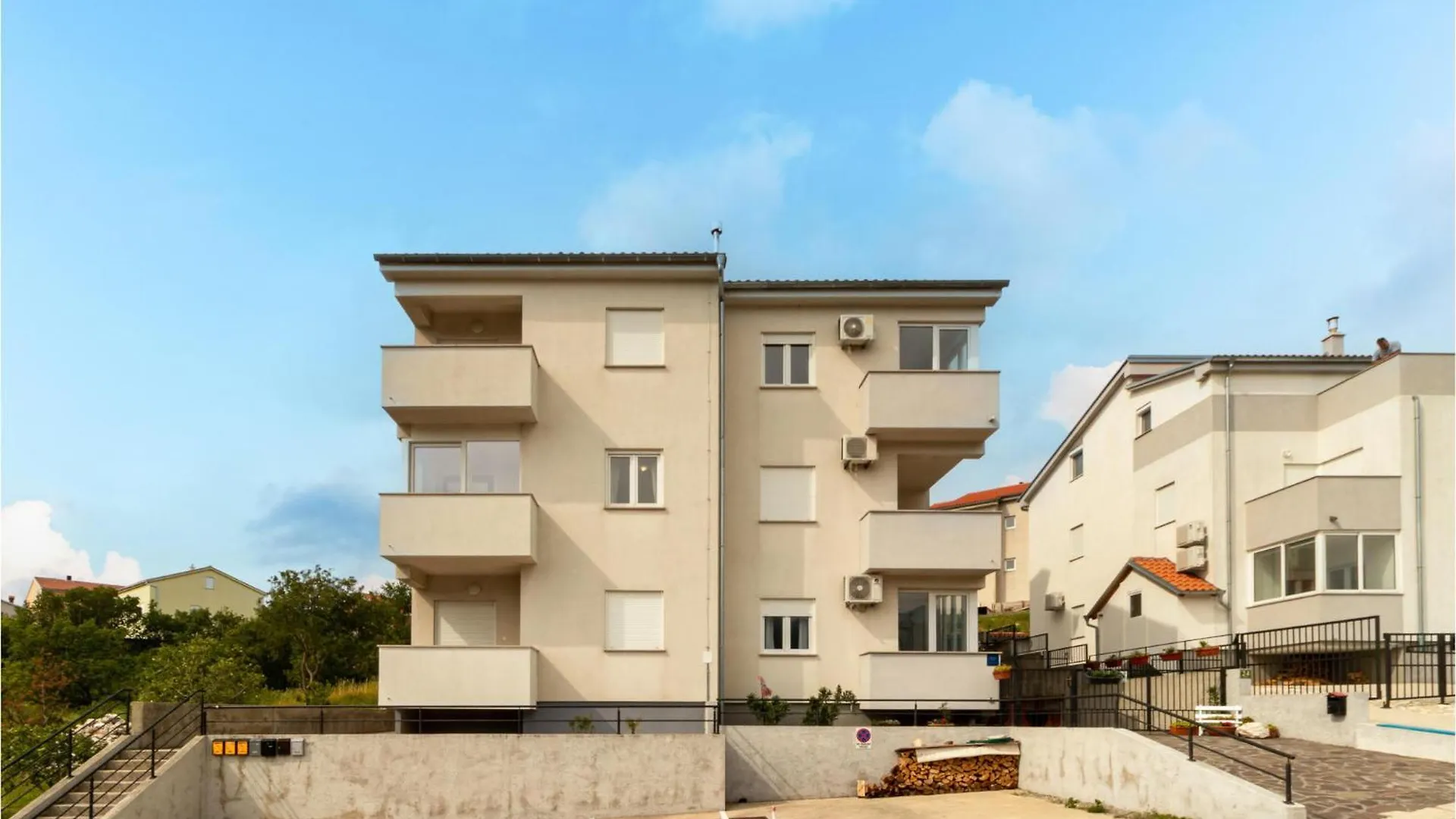 2 Bedroom Gorgeous Apartment In Novi Vinodolski