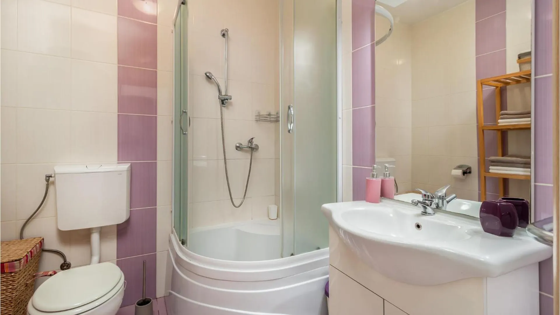 2 Bedroom Gorgeous Apartment In Novi Vinodolski