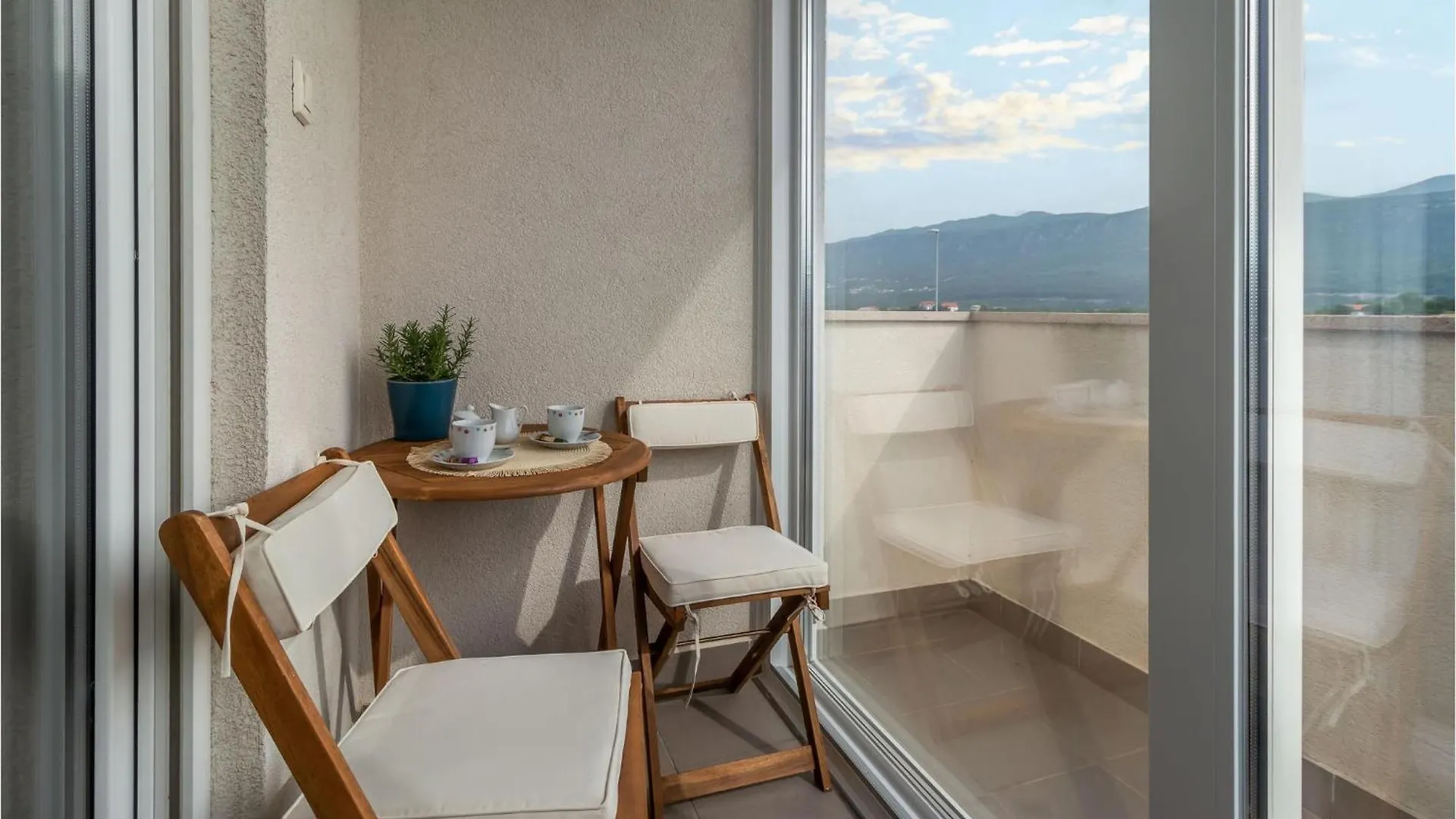 2 Bedroom Gorgeous Apartment In Novi Vinodolski